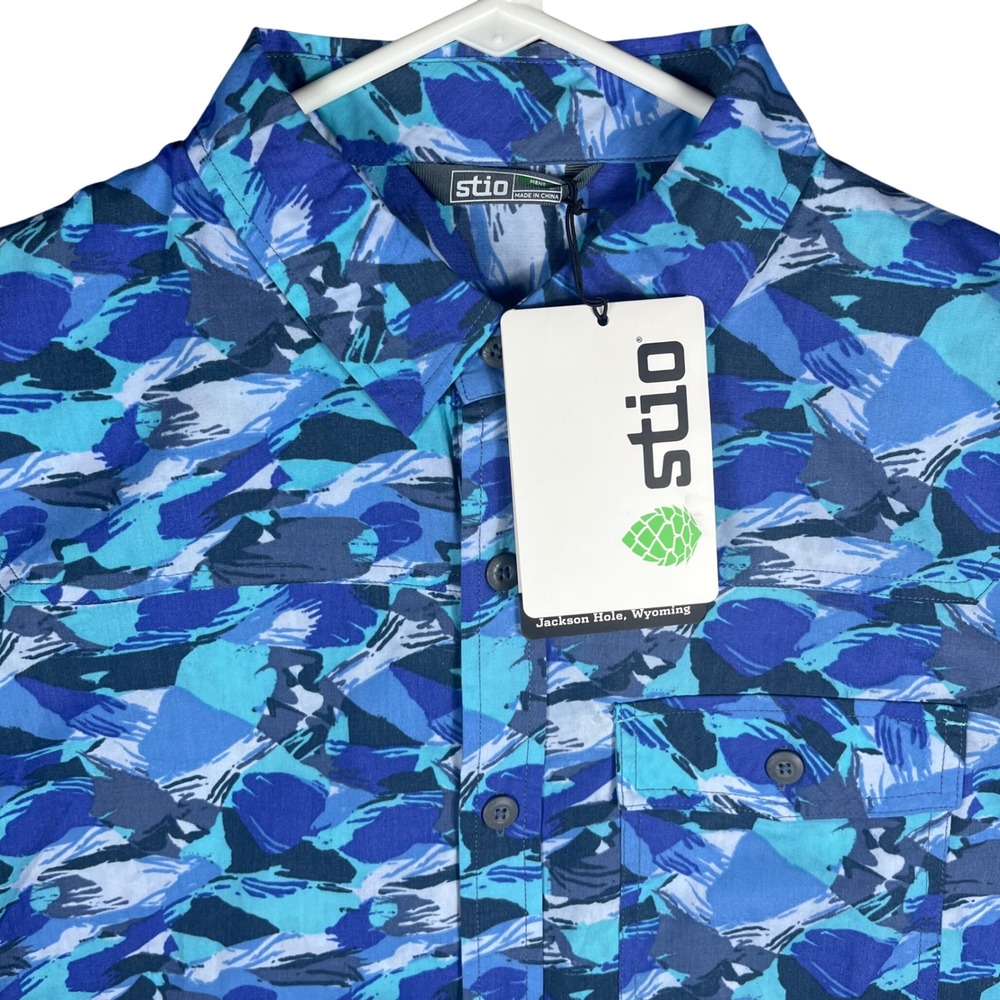 Stio Curtis Camp Shirt Mens Large Blue Abstract Mountain Print Short Sleeve NWT